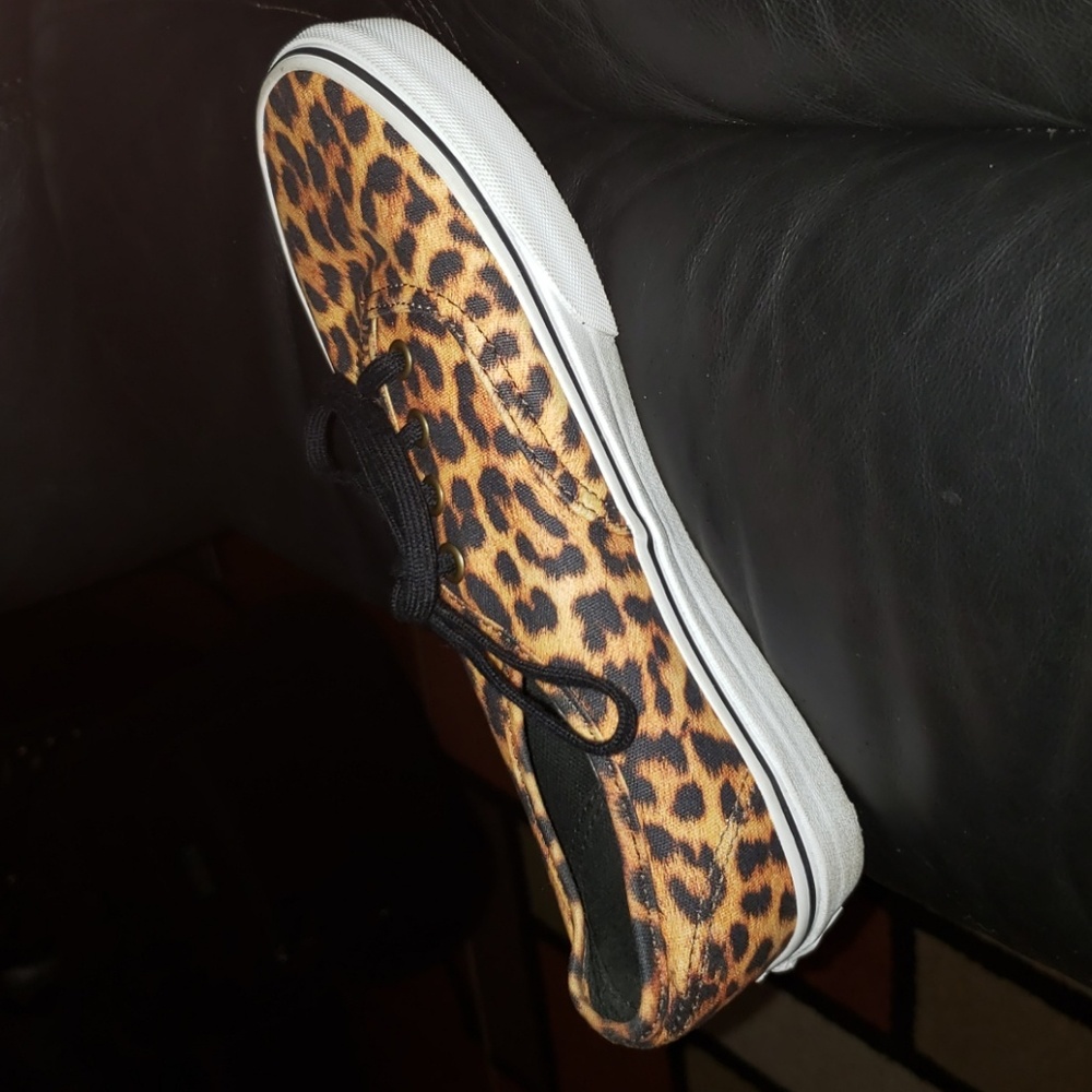 Shoes - Picture 2 of 2